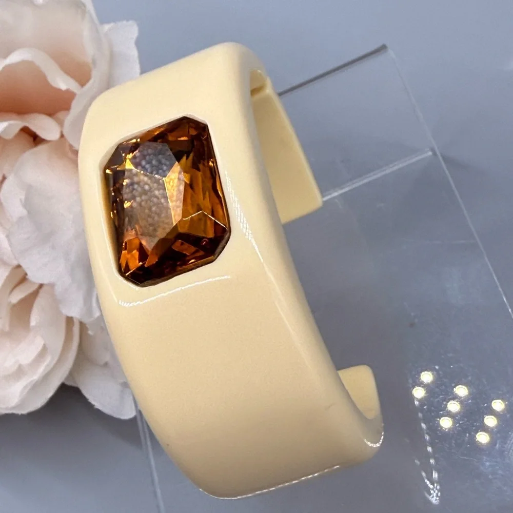 Old Hollywood Look hinge bracelet